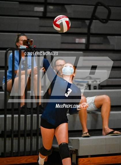 Thumbnail 1 in Fallbrook vs San Dieguito (SUHI JV Tournament) photogallery.