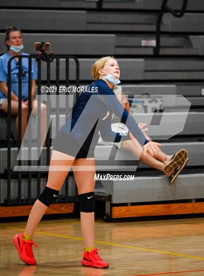 Thumbnail 3 in Fallbrook vs San Dieguito (SUHI JV Tournament) photogallery.