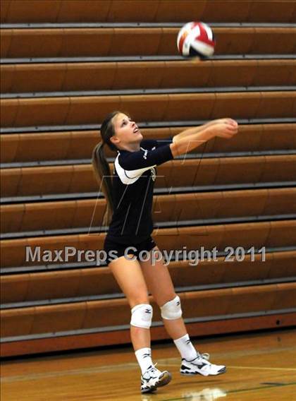 Thumbnail 1 in Vista Murrieta vs. Harvard-Westlake (Durango Fall Classic) photogallery.