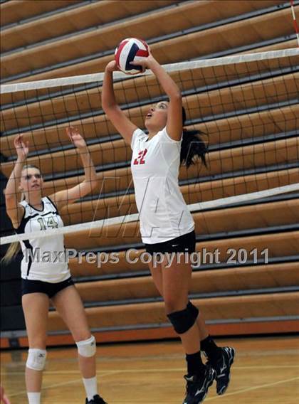 Thumbnail 3 in Vista Murrieta vs. Harvard-Westlake (Durango Fall Classic) photogallery.