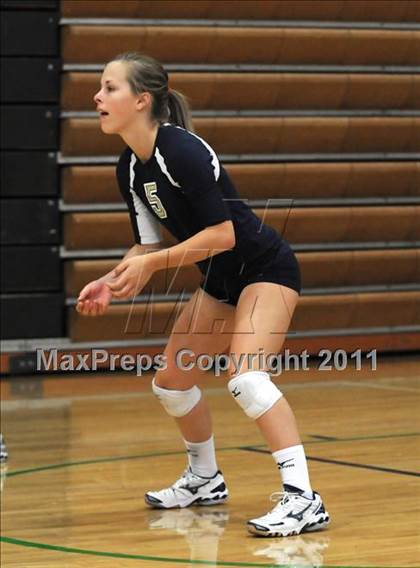Thumbnail 2 in Vista Murrieta vs. Harvard-Westlake (Durango Fall Classic) photogallery.