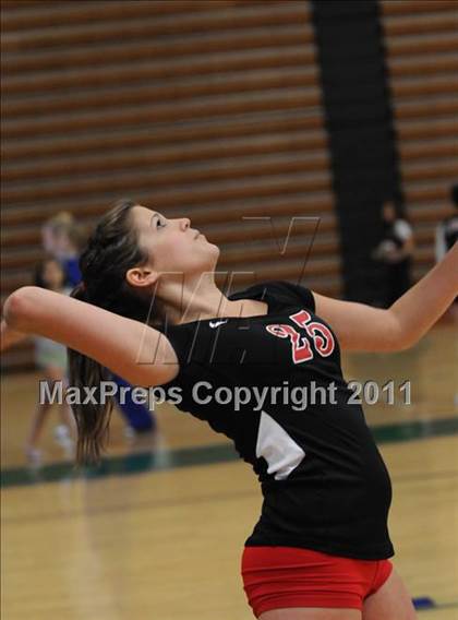 Thumbnail 2 in Vista Murrieta vs. Harvard-Westlake (Durango Fall Classic) photogallery.