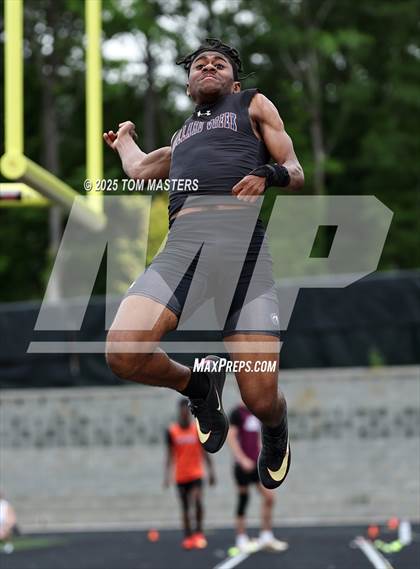 Thumbnail 2 in NCHSAA 4A West Regional (Long Jump) photogallery.