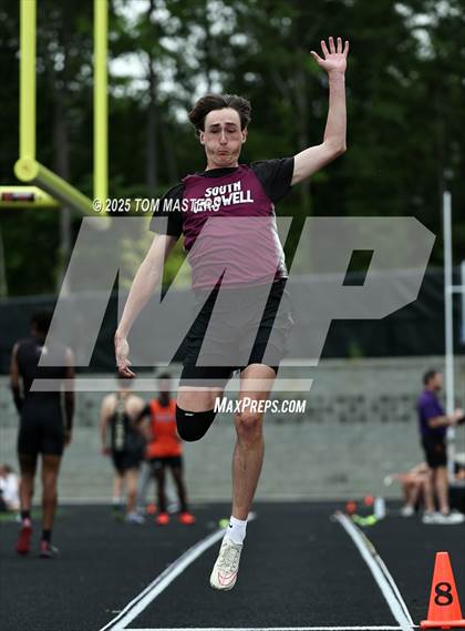 Thumbnail 1 in NCHSAA 4A West Regional (Long Jump) photogallery.