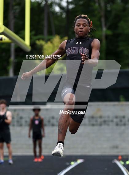 Thumbnail 1 in NCHSAA 4A West Regional (Long Jump) photogallery.
