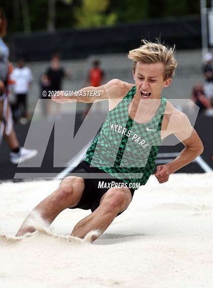 Thumbnail 2 in NCHSAA 4A West Regional (Long Jump) photogallery.