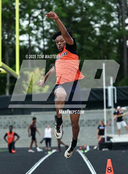 Thumbnail 1 in NCHSAA 4A West Regional (Long Jump) photogallery.