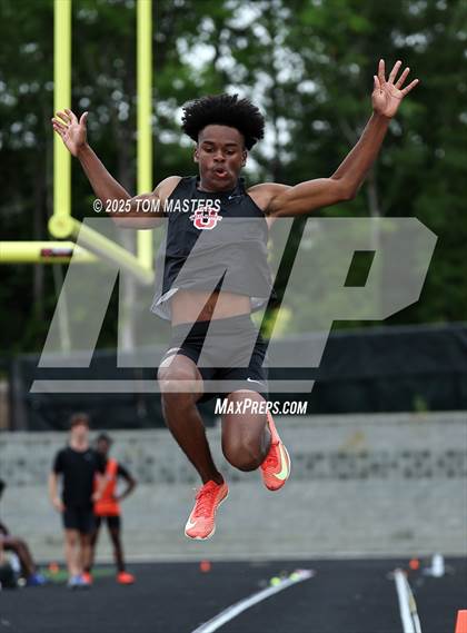 Thumbnail 2 in NCHSAA 4A West Regional (Long Jump) photogallery.