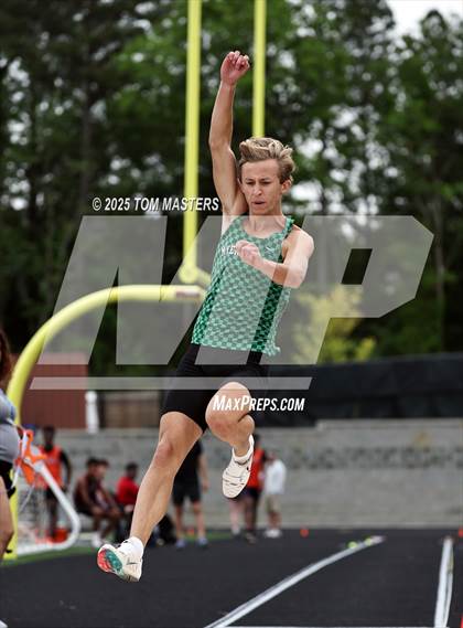 Thumbnail 3 in NCHSAA 4A West Regional (Long Jump) photogallery.