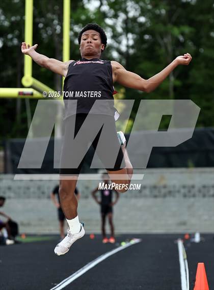 Thumbnail 1 in NCHSAA 4A West Regional (Long Jump) photogallery.