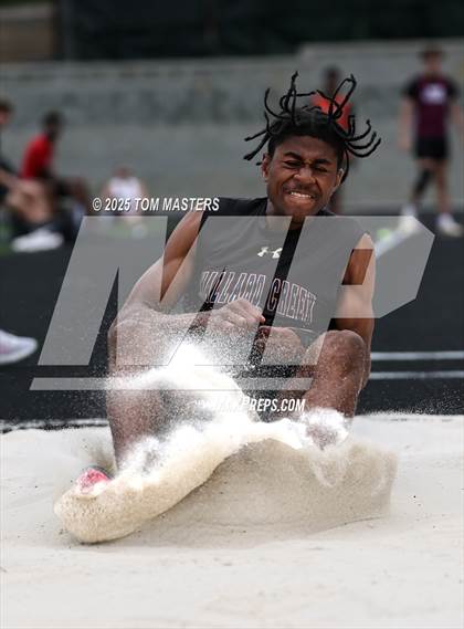 Thumbnail 2 in NCHSAA 4A West Regional (Long Jump) photogallery.