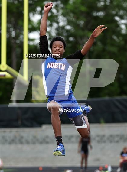 Thumbnail 2 in NCHSAA 4A West Regional (Long Jump) photogallery.