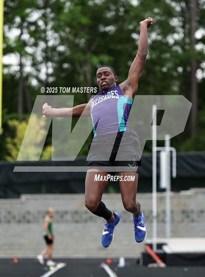 Thumbnail 2 in NCHSAA 4A West Regional (Long Jump) photogallery.