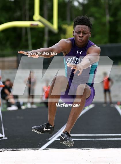 Thumbnail 2 in NCHSAA 4A West Regional (Long Jump) photogallery.