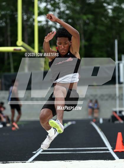 Thumbnail 2 in NCHSAA 4A West Regional (Long Jump) photogallery.