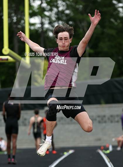 Thumbnail 2 in NCHSAA 4A West Regional (Long Jump) photogallery.