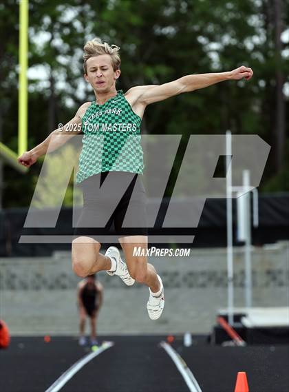 Thumbnail 3 in NCHSAA 4A West Regional (Long Jump) photogallery.