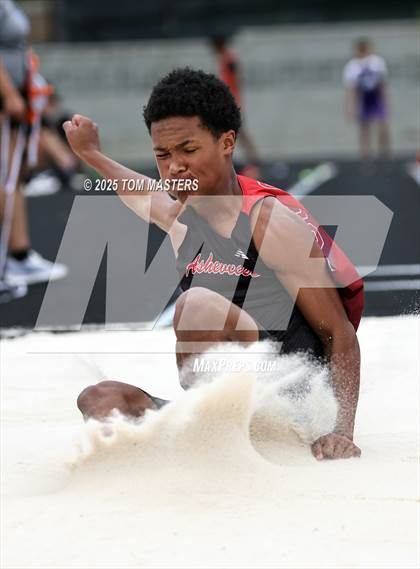 Thumbnail 1 in NCHSAA 4A West Regional (Long Jump) photogallery.