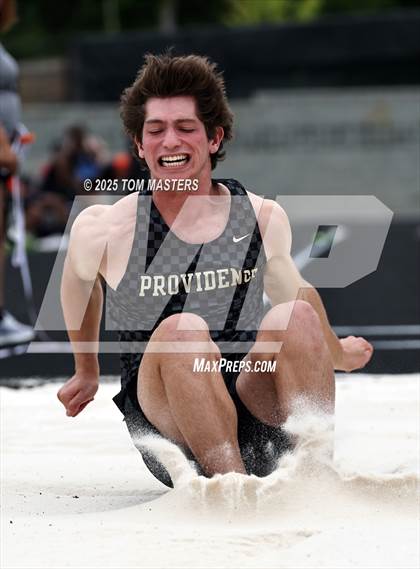 Thumbnail 2 in NCHSAA 4A West Regional (Long Jump) photogallery.
