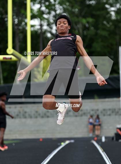 Thumbnail 1 in NCHSAA 4A West Regional (Long Jump) photogallery.
