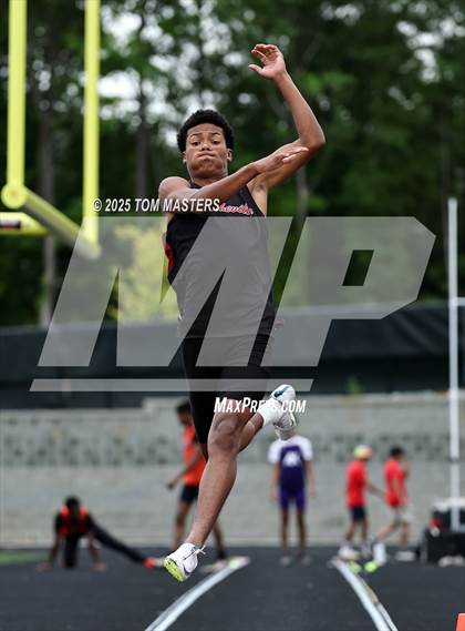 Thumbnail 3 in NCHSAA 4A West Regional (Long Jump) photogallery.