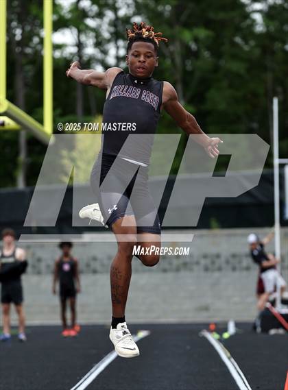 Thumbnail 2 in NCHSAA 4A West Regional (Long Jump) photogallery.