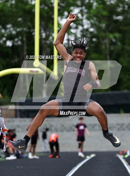 Thumbnail 1 in NCHSAA 4A West Regional (Long Jump) photogallery.