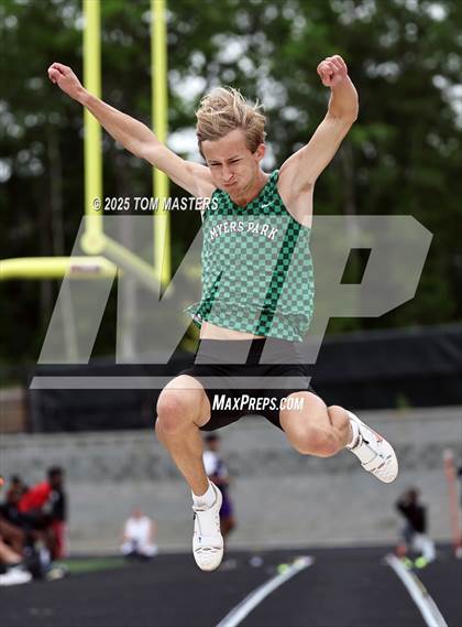Thumbnail 3 in NCHSAA 4A West Regional (Long Jump) photogallery.