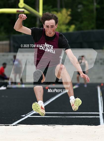 Thumbnail 2 in NCHSAA 4A West Regional (Long Jump) photogallery.