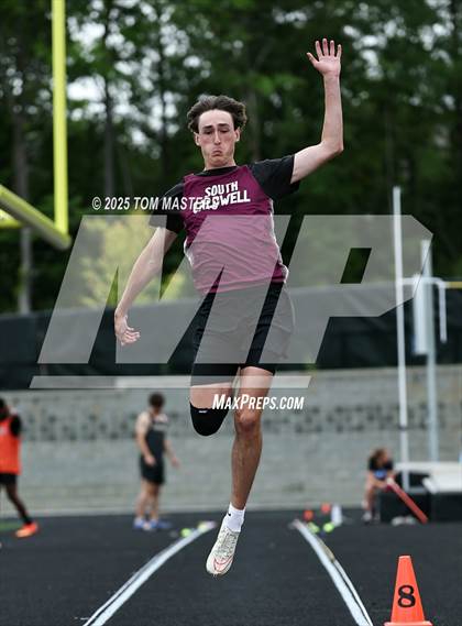 Thumbnail 3 in NCHSAA 4A West Regional (Long Jump) photogallery.
