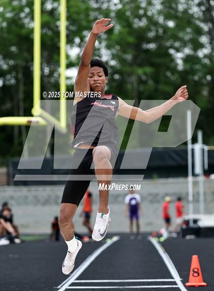Thumbnail 2 in NCHSAA 4A West Regional (Long Jump) photogallery.
