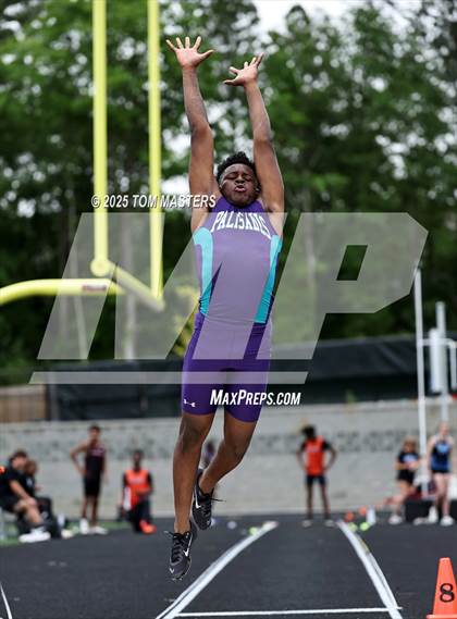 Thumbnail 1 in NCHSAA 4A West Regional (Long Jump) photogallery.