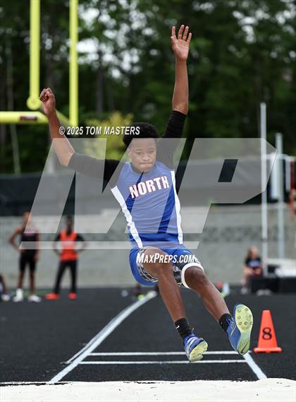 Thumbnail 2 in NCHSAA 4A West Regional (Long Jump) photogallery.