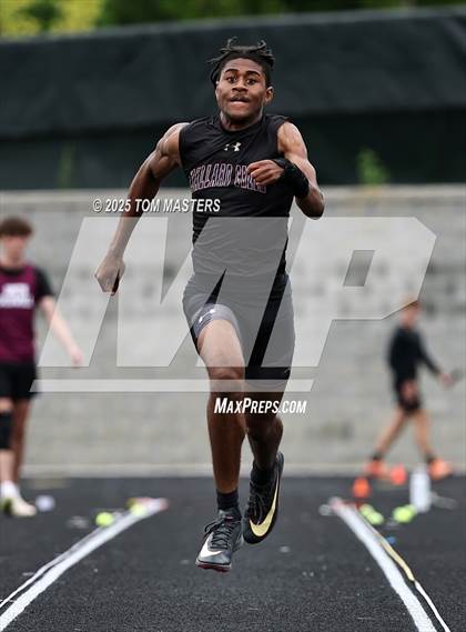 Thumbnail 1 in NCHSAA 4A West Regional (Long Jump) photogallery.