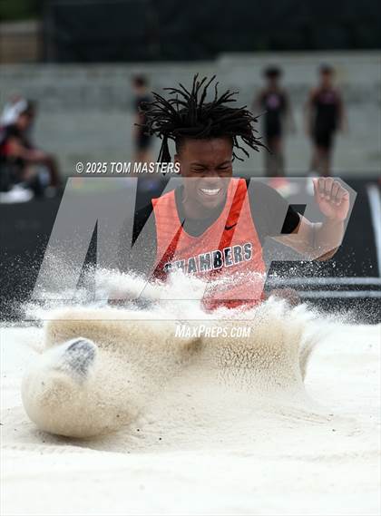 Thumbnail 2 in NCHSAA 4A West Regional (Long Jump) photogallery.
