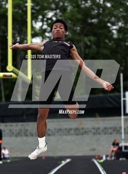 Thumbnail 3 in NCHSAA 4A West Regional (Long Jump) photogallery.