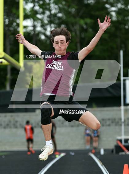 Thumbnail 1 in NCHSAA 4A West Regional (Long Jump) photogallery.
