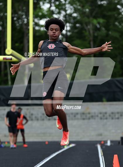Thumbnail 1 in NCHSAA 4A West Regional (Long Jump) photogallery.