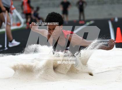 Thumbnail 3 in NCHSAA 4A West Regional (Long Jump) photogallery.