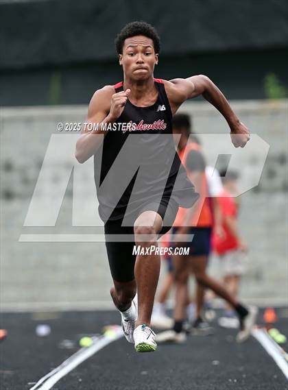 Thumbnail 1 in NCHSAA 4A West Regional (Long Jump) photogallery.