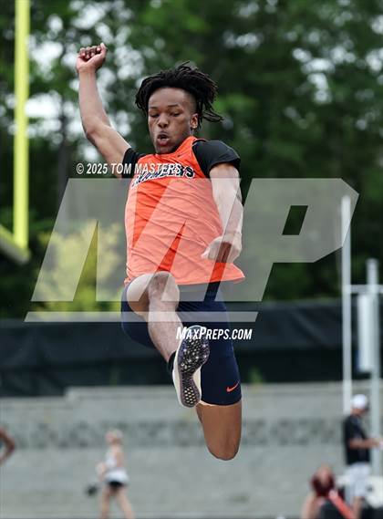 Thumbnail 2 in NCHSAA 4A West Regional (Long Jump) photogallery.