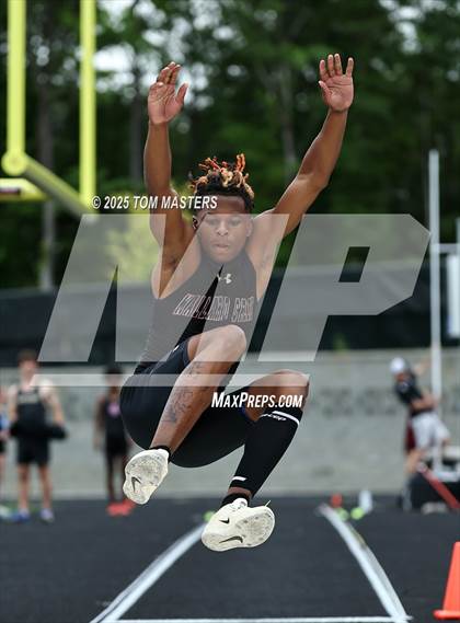 Thumbnail 2 in NCHSAA 4A West Regional (Long Jump) photogallery.