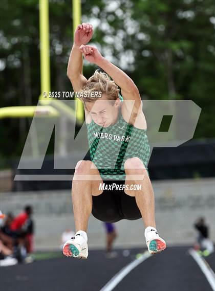 Thumbnail 1 in NCHSAA 4A West Regional (Long Jump) photogallery.