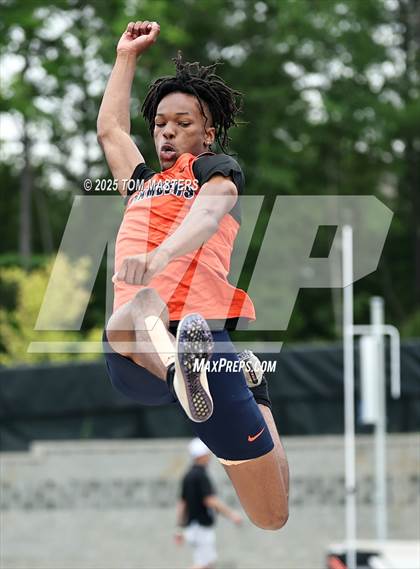 Thumbnail 1 in NCHSAA 4A West Regional (Long Jump) photogallery.