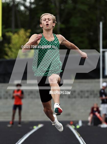 Thumbnail 2 in NCHSAA 4A West Regional (Long Jump) photogallery.