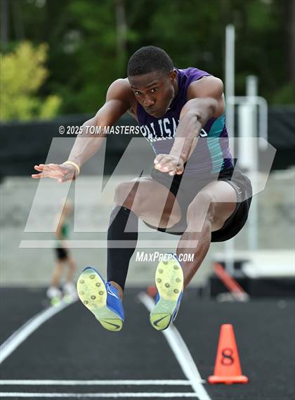 Thumbnail 1 in NCHSAA 4A West Regional (Long Jump) photogallery.