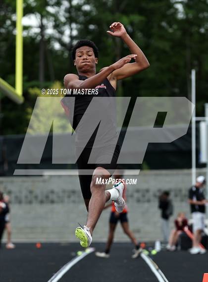 Thumbnail 1 in NCHSAA 4A West Regional (Long Jump) photogallery.