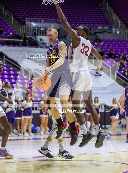 Thumbnail 3 in Summit Academy vs. Layton Christian Academy (UHSAA 3A Quarterfinal) photogallery.