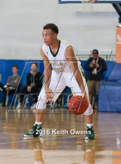 Thumbnail 1 in DeSoto vs. Shoemaker (Whataburger Basketball Tournament) photogallery.