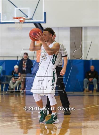 Thumbnail 3 in DeSoto vs. Shoemaker (Whataburger Basketball Tournament) photogallery.